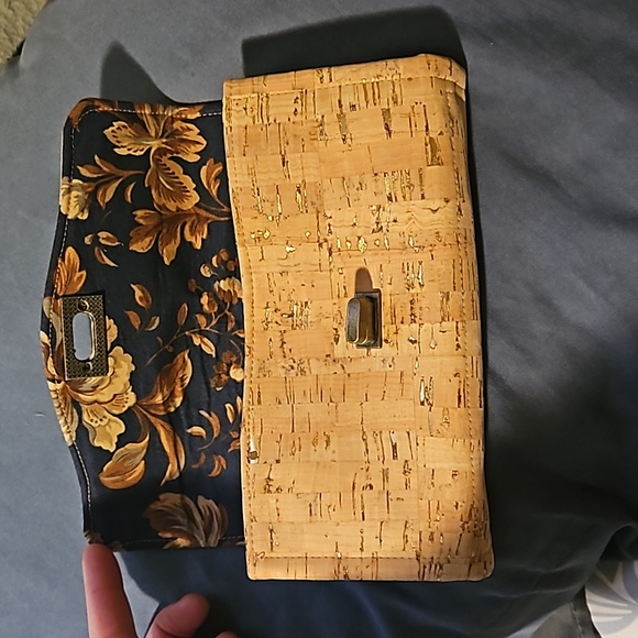 Beautiful vegan friendly  cork wallet - Picture 12 of 12